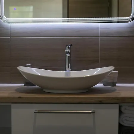 Althea For 8 Persons Near Labin With 35 M2 Heated Pool, Kids Playground & Large Garden فيلة Ruzici (Sveta Nedelja)