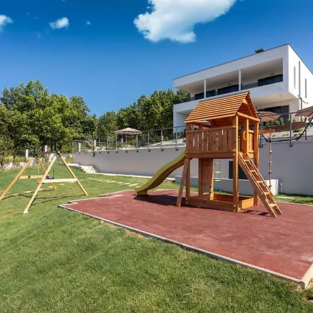 فيلة Althea For 8 Persons Near Labin With 35 M2 Heated Pool, Kids Playground & Large Garden Ruzici (Sveta Nedelja)